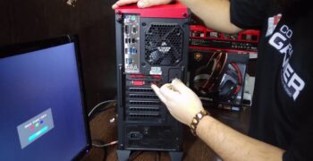 ¿Dónde se conecta el monitor de una computadora?