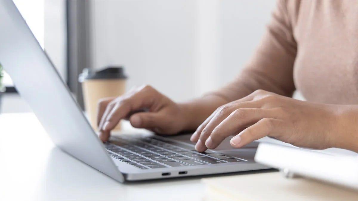 Símbolo arroba en teclado de ordenador