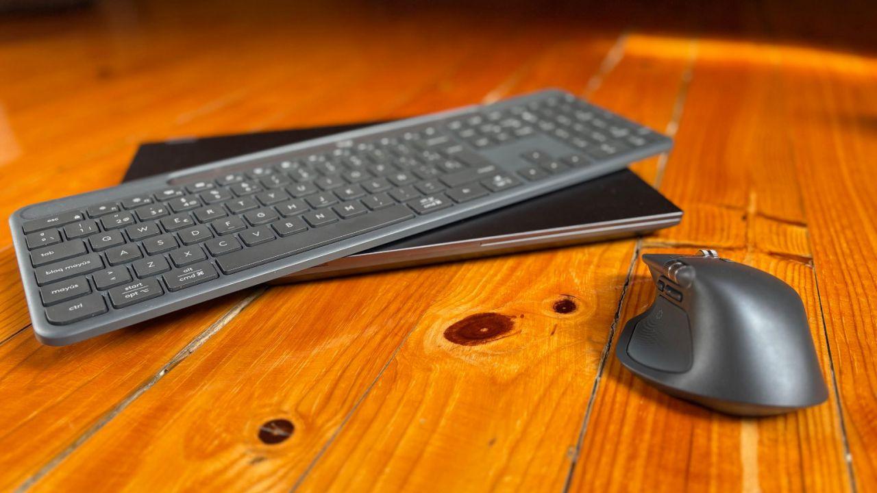 Teclado Logitech Signature Slim Solar Plus