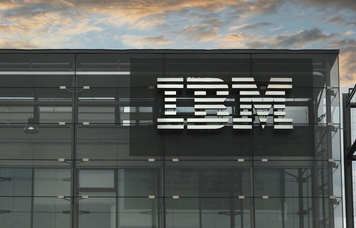 Calendario y aprobaciones compra IBM Confluent