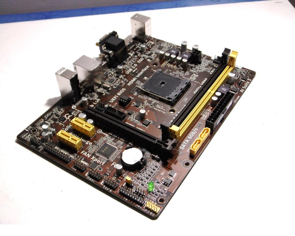 Placa base ASUS con ROM y memoria