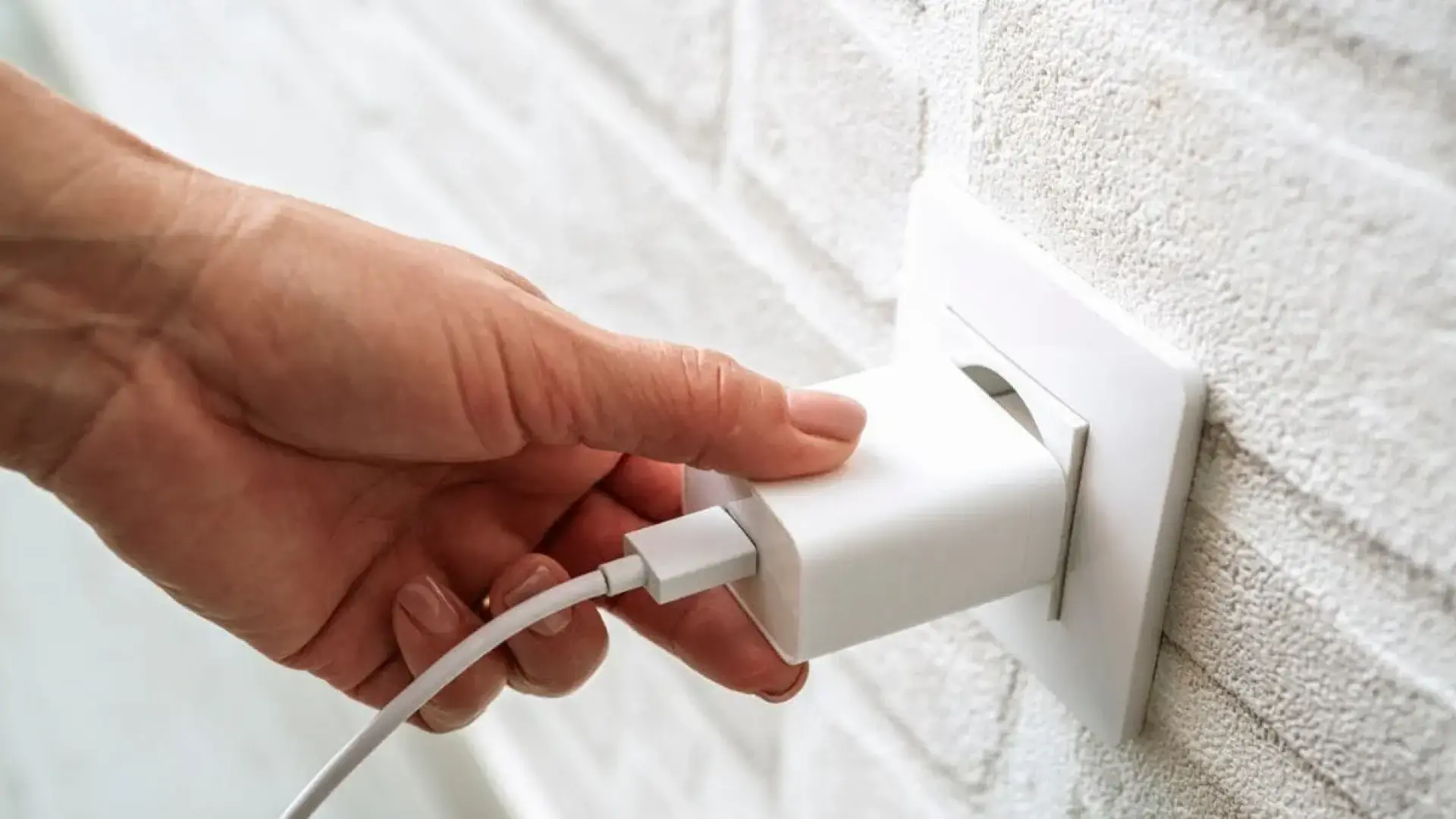 iconos de seguridad en cargador iconos de seguridad en cargador