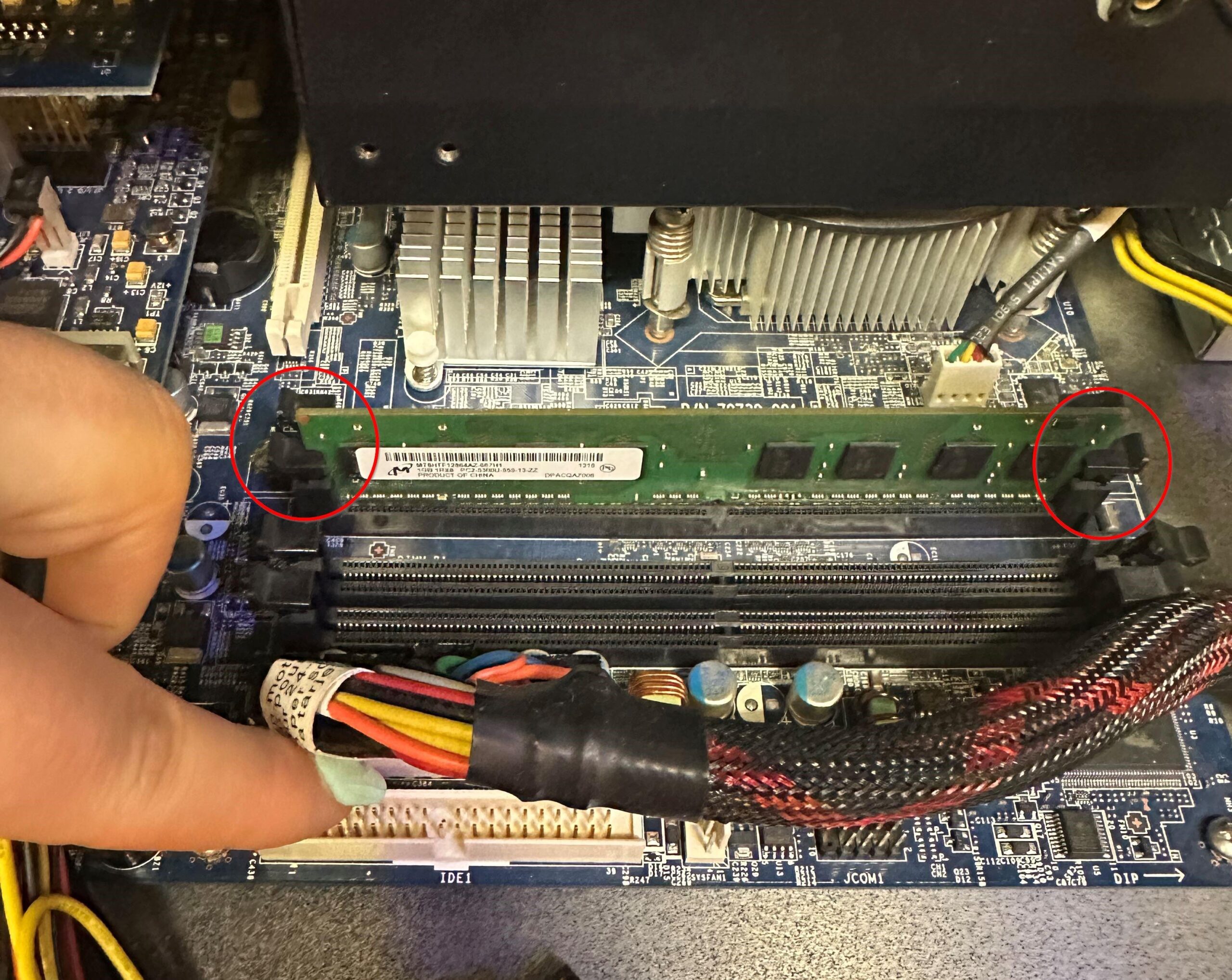 Módulos de RAM y reinicio de configuración