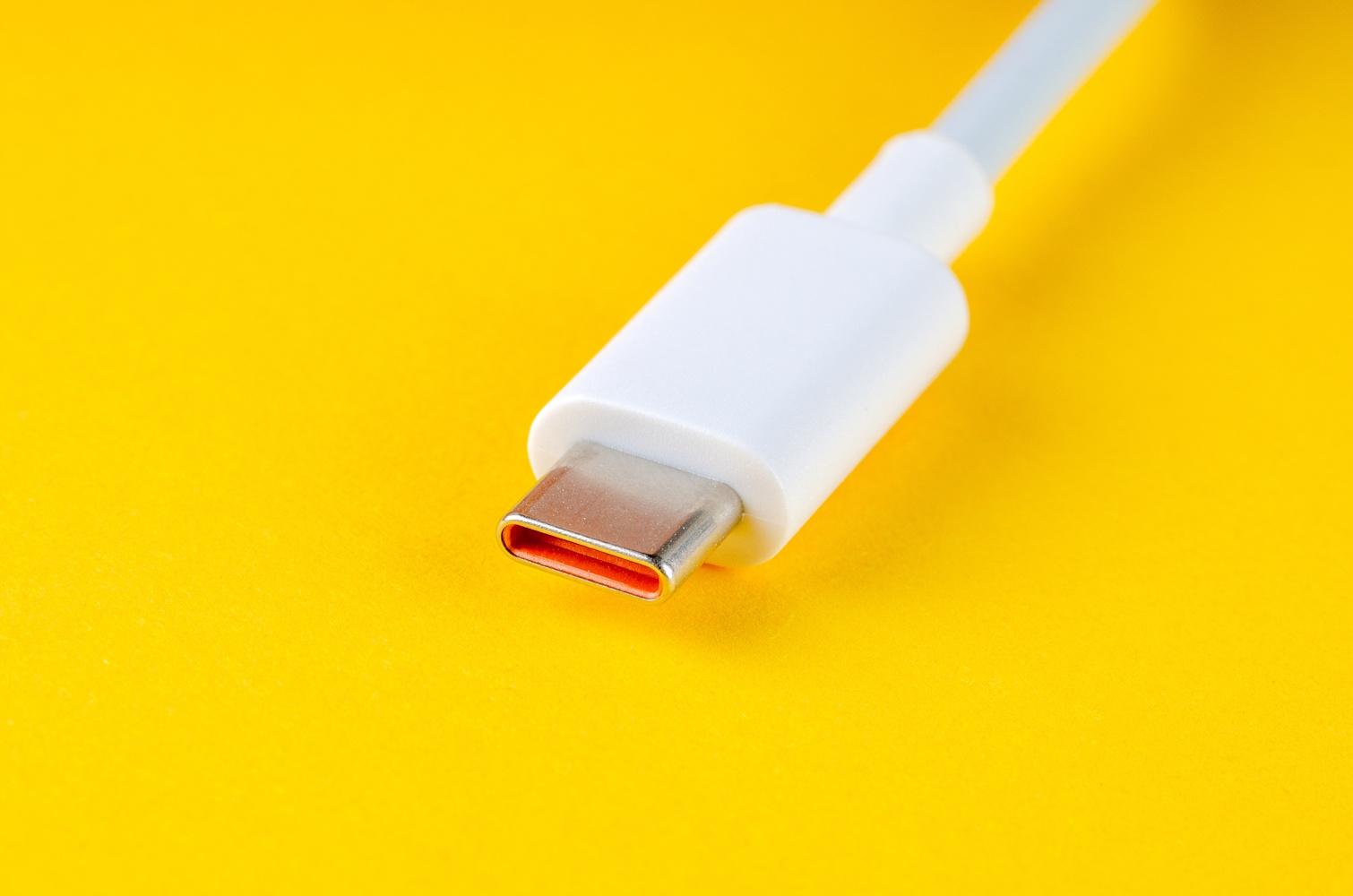 Cable USB-C y protocolo de vatios