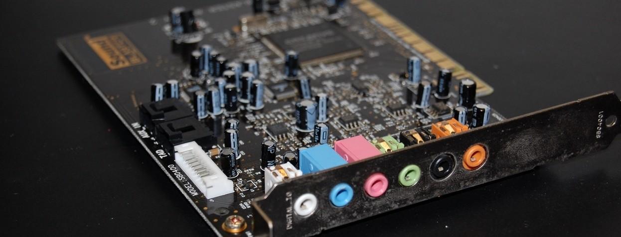 Problemas de sonido con chasquidos en tarjetas externas