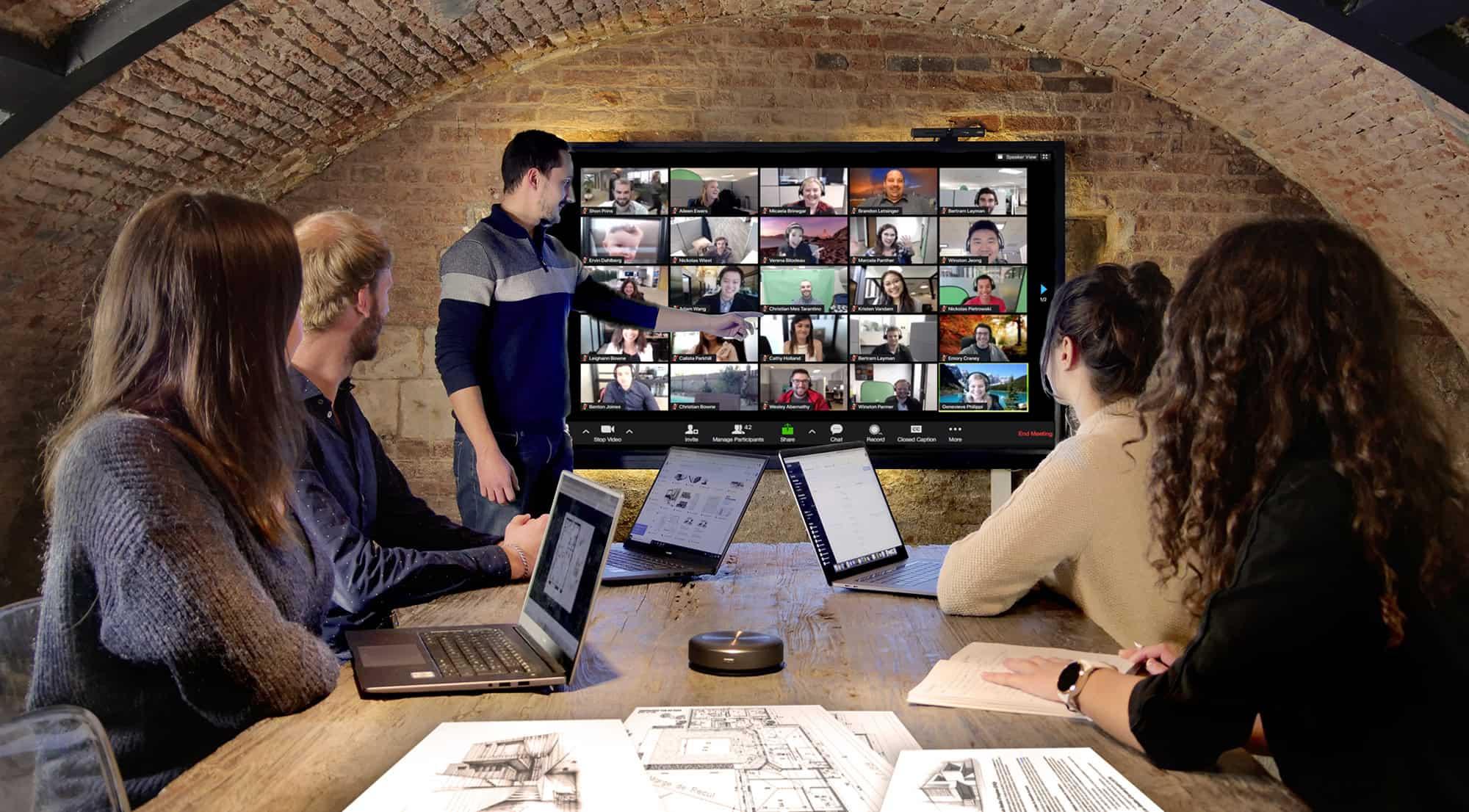 Pantallas interactivas para presentaciones empresariales Pantallas interactivas para presentaciones empresariales