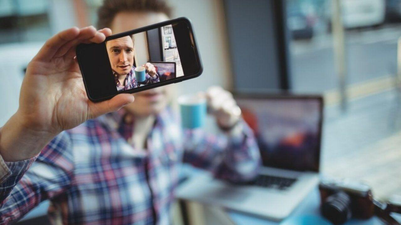 Móvil Android como webcam en Windows 11 Movil Android usado como webcam en Windows 11