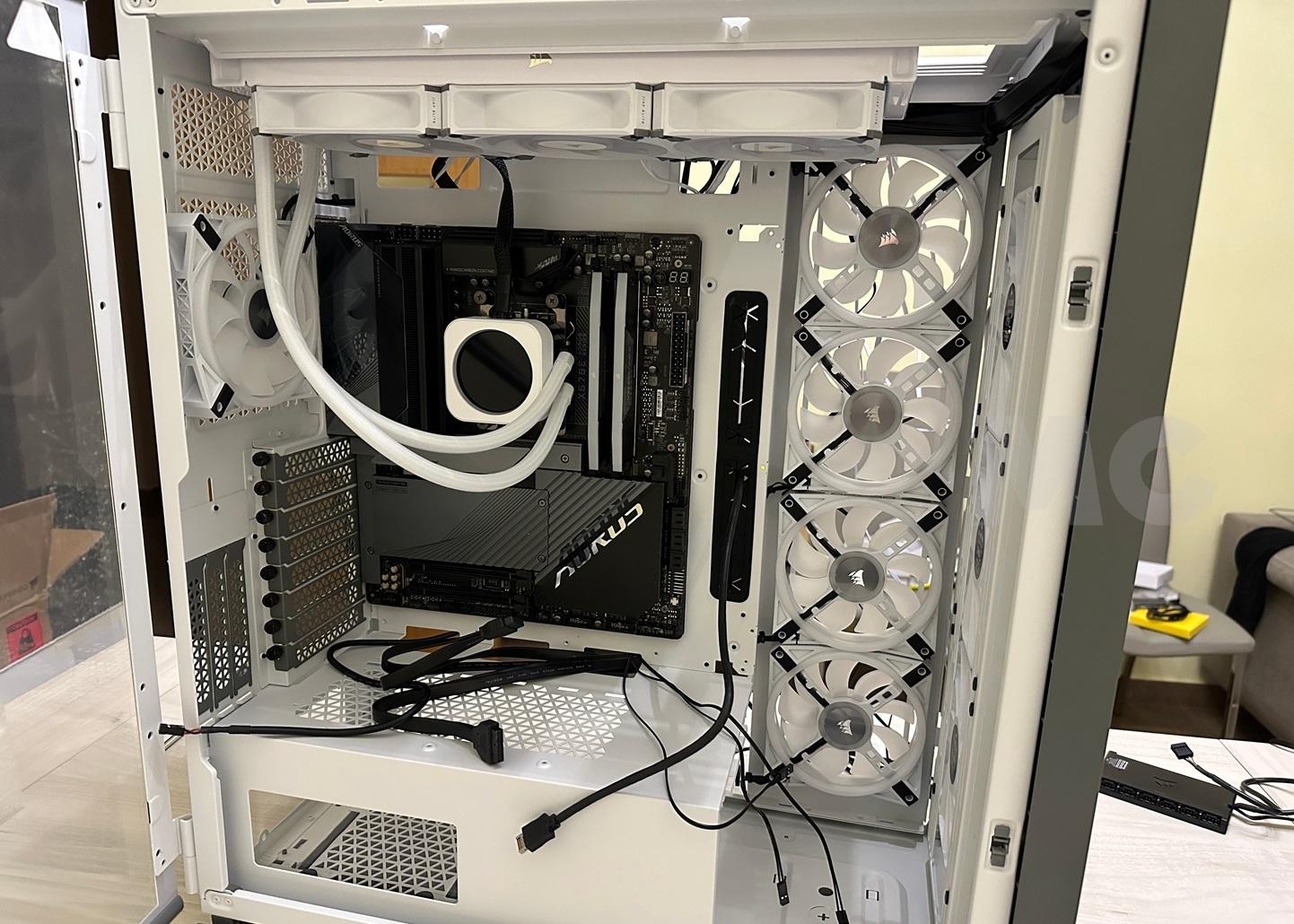 Instalar procesador y RAM Instalar procesador y RAM