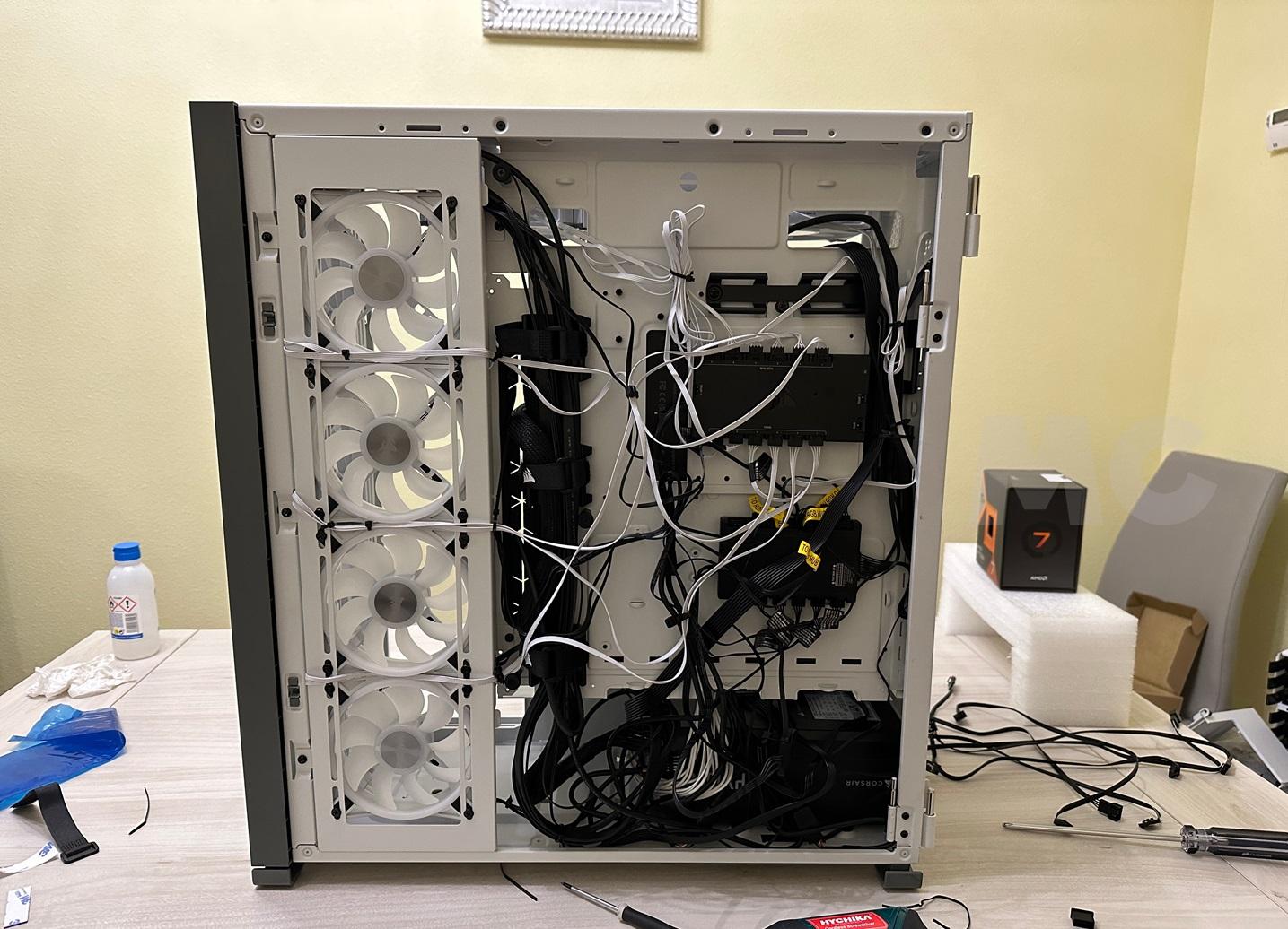 Zona de trabajo para montar PC Zona de trabajo para montar PC