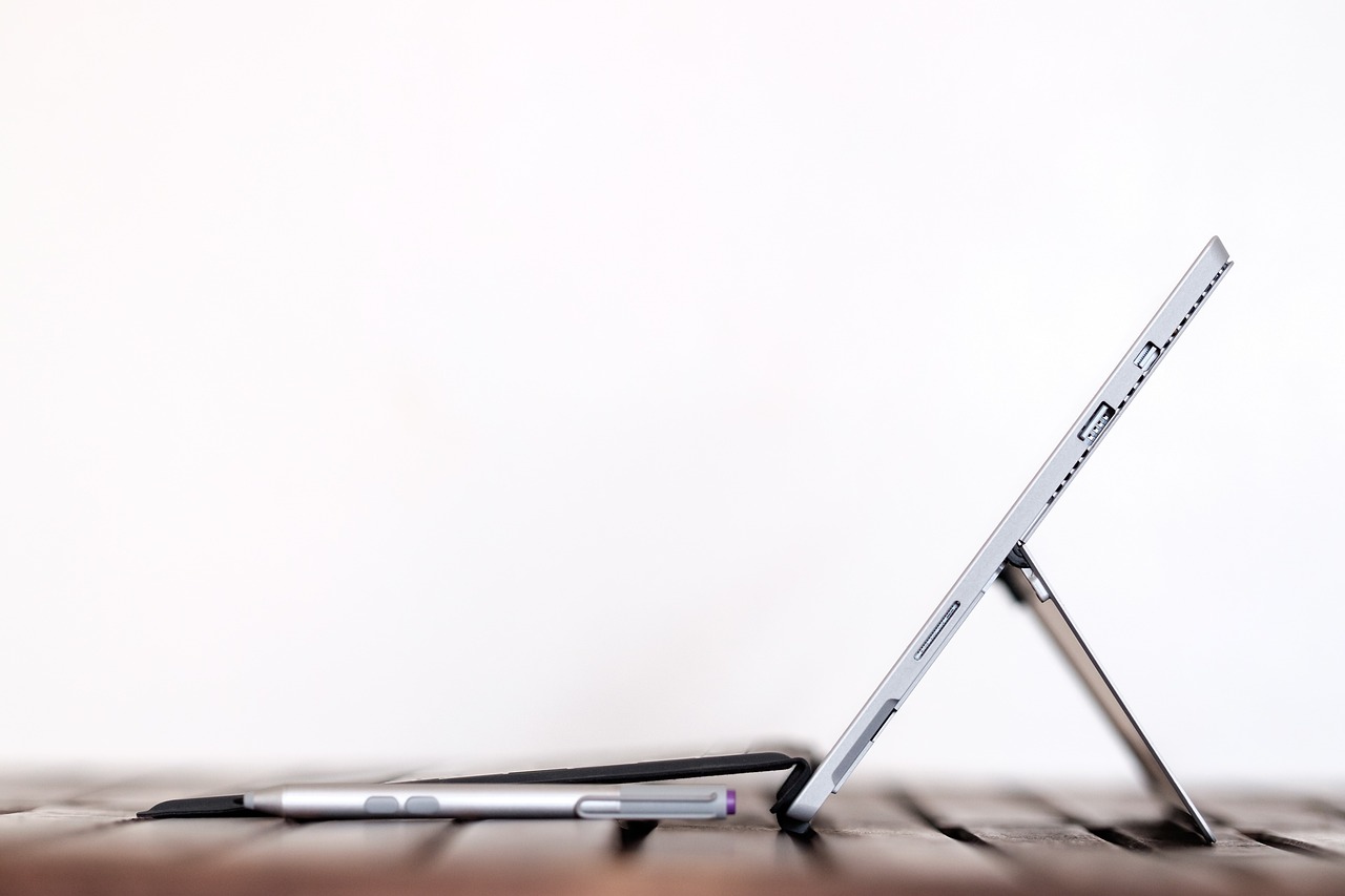 Portátil convertible con pantalla táctil
